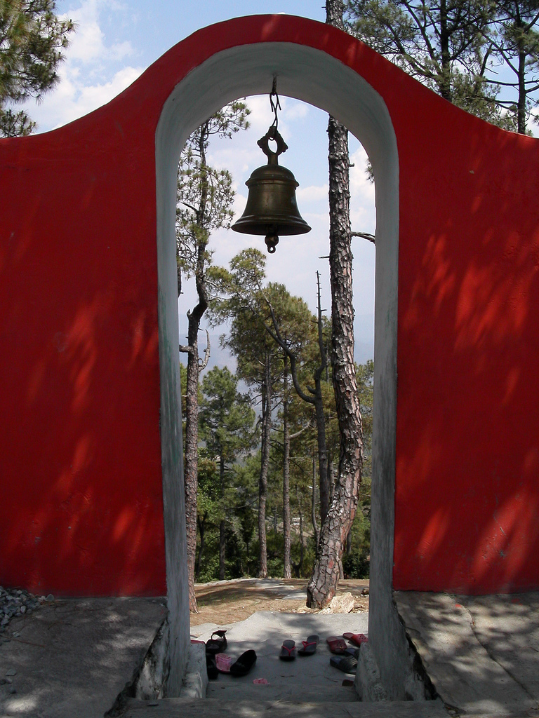 porte temple déesse